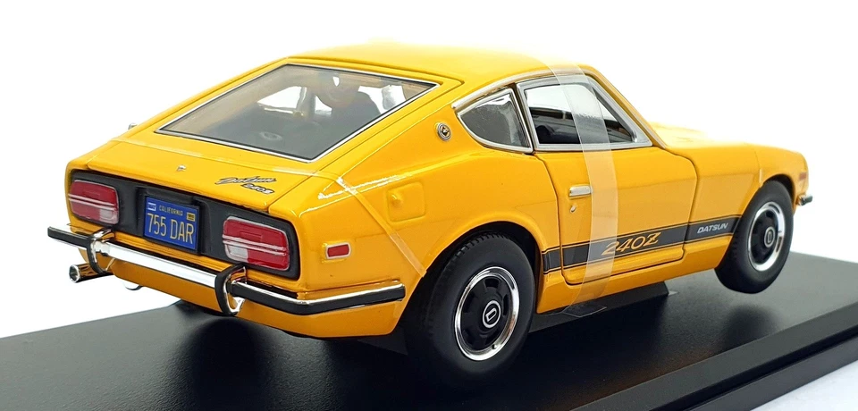 Maisto 1/18 Scale 46629 - 1971 Datsun 240Z - Yellow - Image 2 of 4