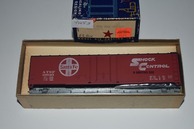 HO Scale Roundhouse 1253 Santa Fe 50' Single Door Boxcar Kit 19620 Y1453