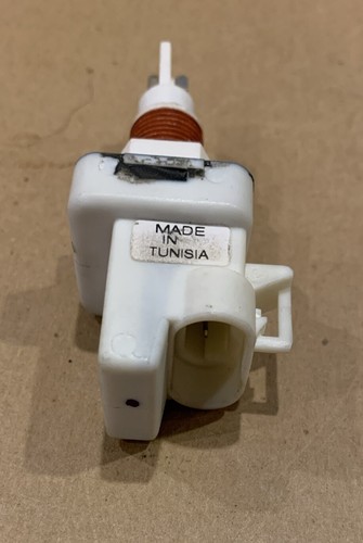 Freightliner CAS-700685-001 Engine Coolant Level Sensor 3-Wire - Picture 3 of 5