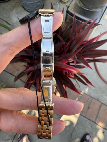 Reloj de pulsera Seiko con correa de metal amarillo para mujer - Imagen 9 de 11