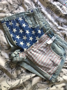 BNWT-Topshop-American-Flag-Stars-amp-Stripes-Size-W26-High-Wasited-Shorts-RRP-28