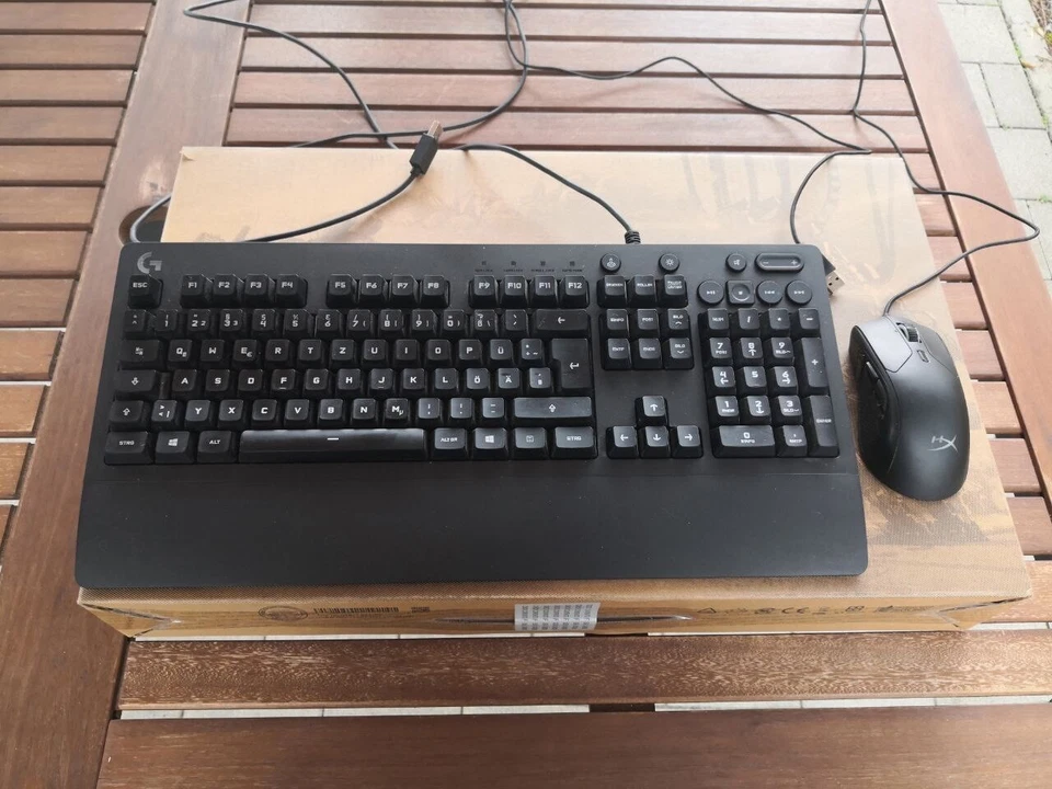 Gaming Laptop / Acer Nitro 5 / Shale Black / + Logitech Tastatur & HyperX Maus - Bild 3 von 4