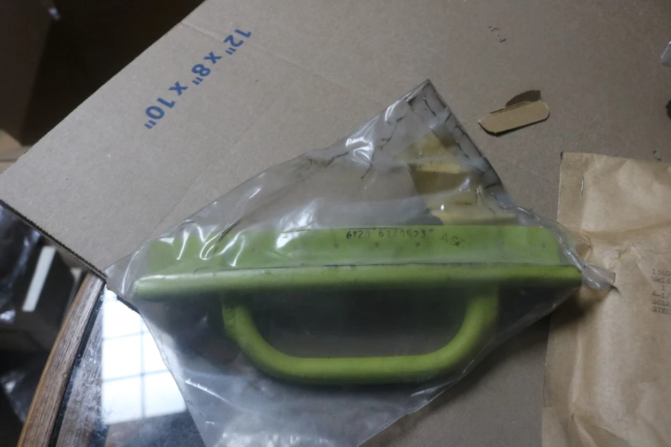 Nuevo de Lote Antiguo Helicóptero Sikorsky S-61 H-3 mango exterior S6120-61205-23 1560-00-056-3101 Foto 4 de 4