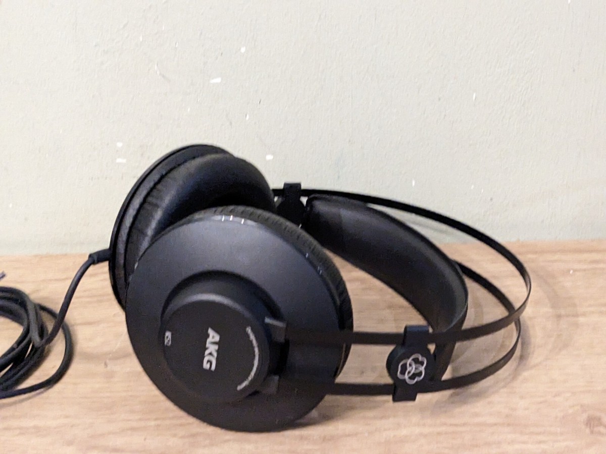 AKG K52 studio headphones over-ear closed-back 3.5mm wired black