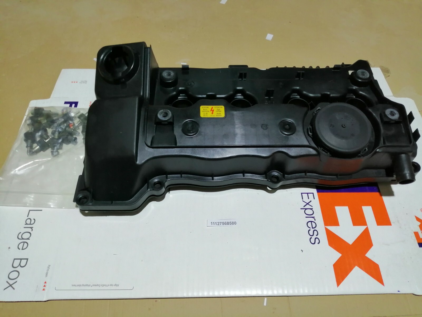 NEW GENUINE BMW 11127568580 Cyl head cover complete 3 