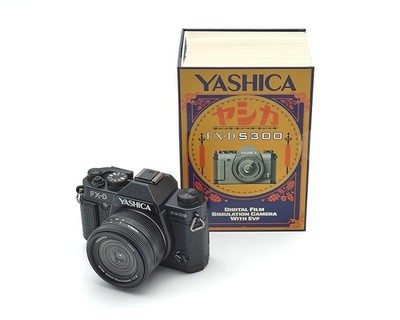 Yashica FX-D S300 Digitalkamera #45625**