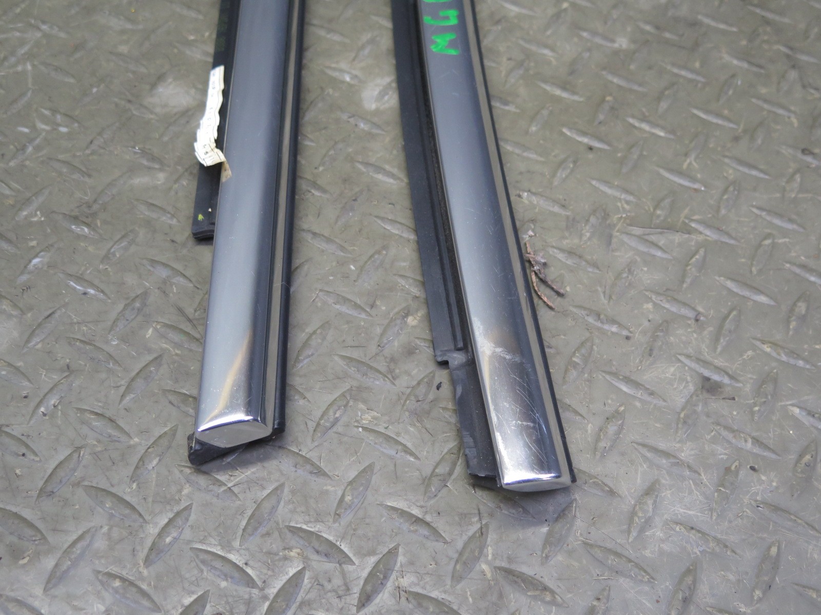 14-20 MASERATI GHIBLI M157 REAR LEFT & RIGHT SIDE DOOR WINDOW BELT MOLDING SET