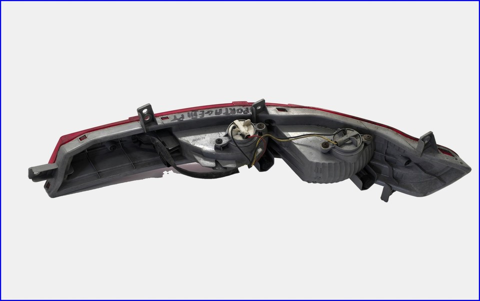 92406-3U3 KIA SPORTAGE III 12 RECHTSPILZHAUTLAMPE HINTERESSENDECKUNG ...