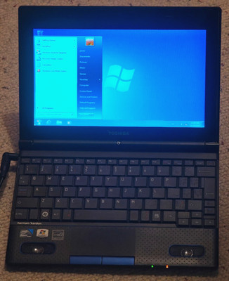 Toshiba NB525 PLL52C-029022 Netbook Laptop - 250GB HDD, 1GB RAM, Intel Atom N570