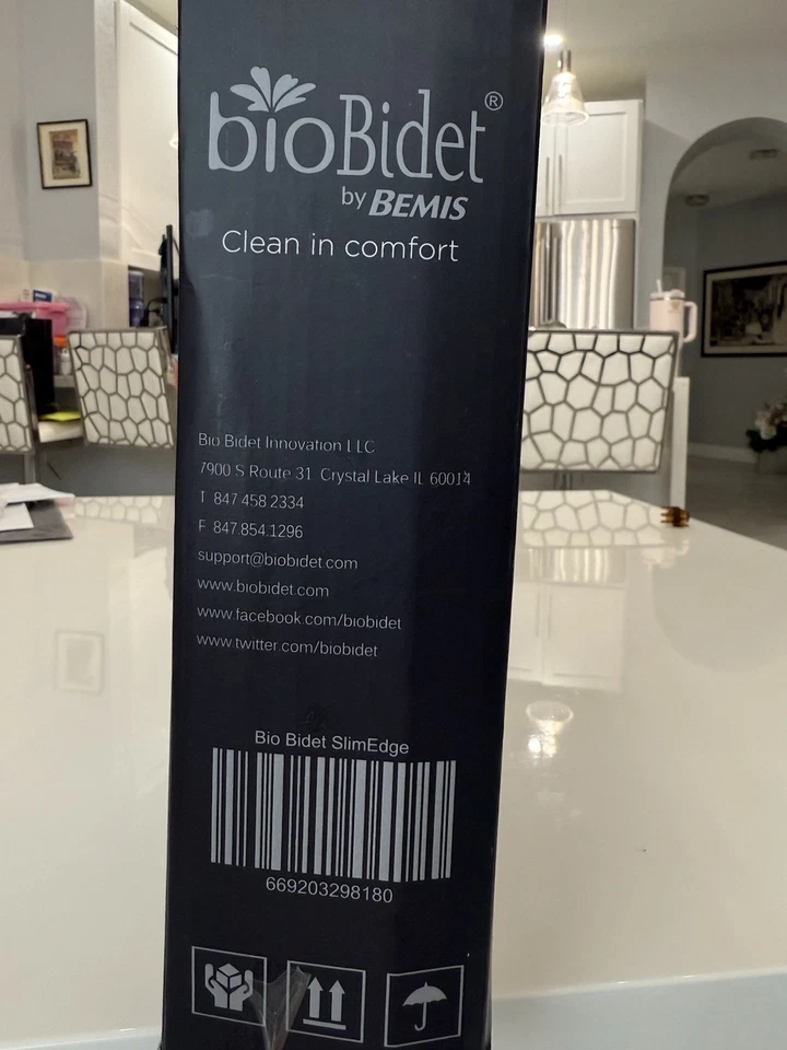 Asiento de inodoro Bio Bidet de Bemis Clean In Comfort blanco en caja bidé borde delgado Foto 3 de 3
