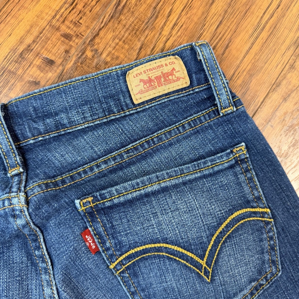 Levis 524 Jeans Women 9 Boot Cut Too Superlow Stretch Dark Wash