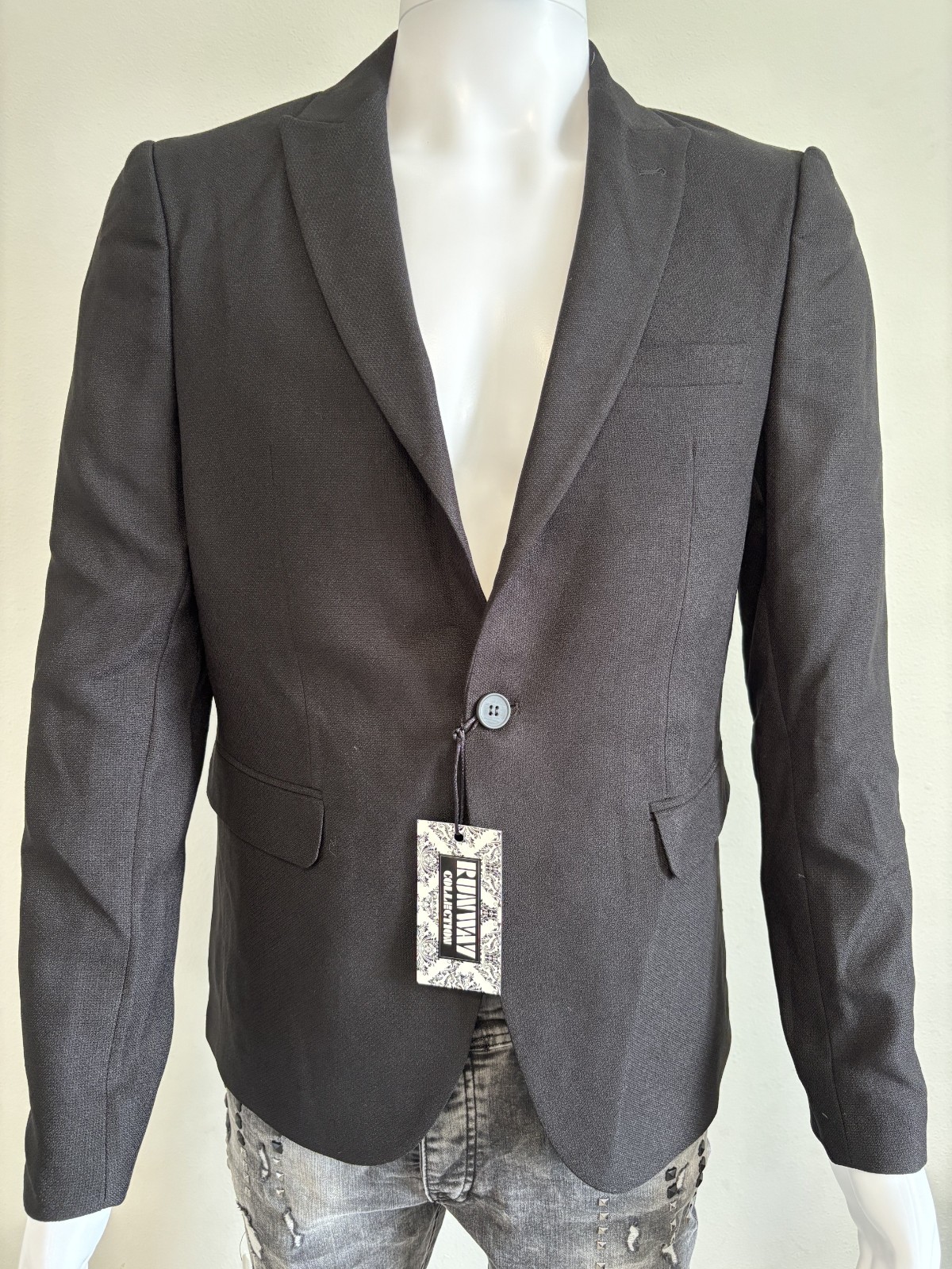 Daniel Jarmens Runway Collection Black Blazer Size 44US
