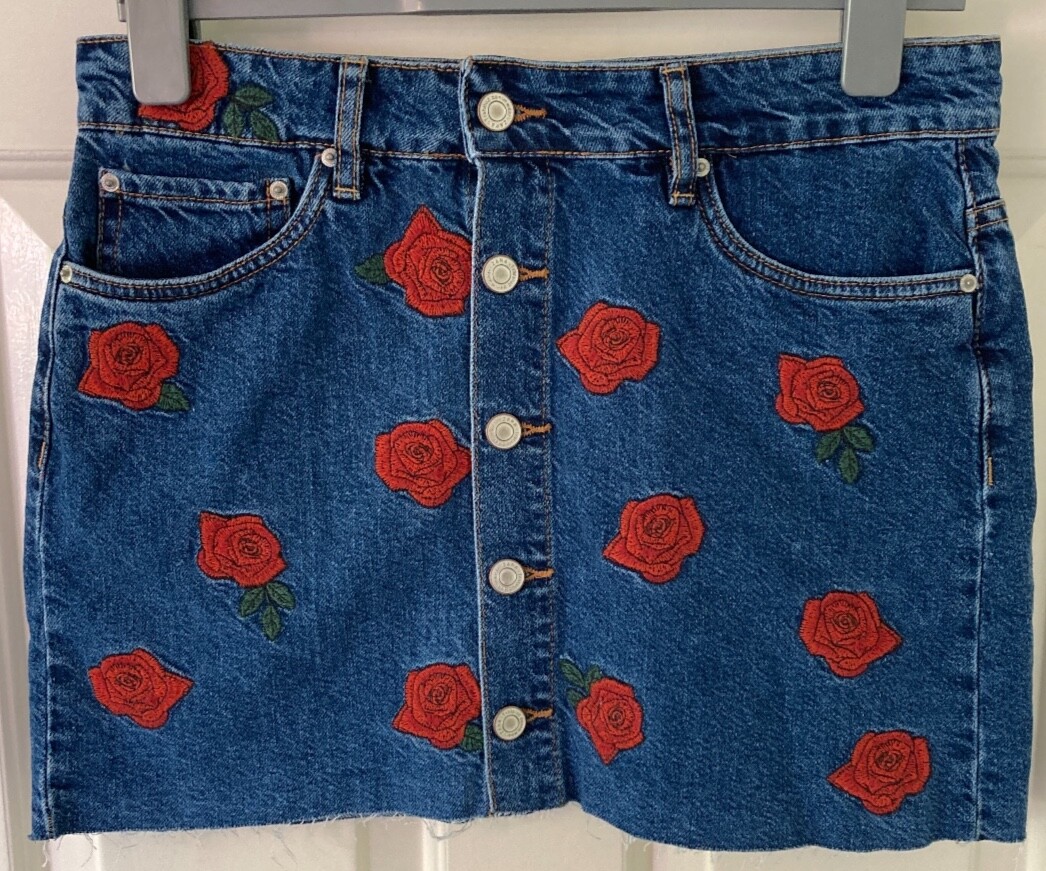 Zara Denim Mini Skirt with Rose Embroidery Size M U… Gem