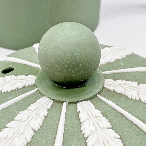 WEDGWOOD CREAM COLOR ON CELADON GREEN JASPERWARE COFFEE POT, CHIP ON SPOUT - Picture 14 of 22