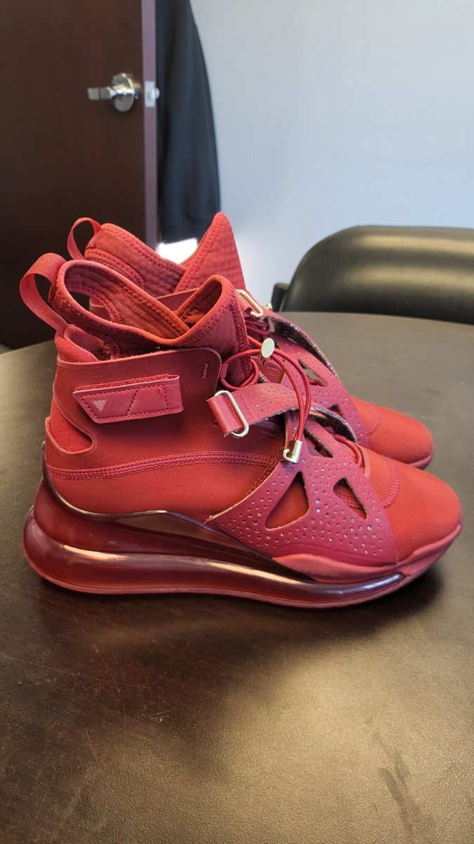 jordan latitude 720 women's