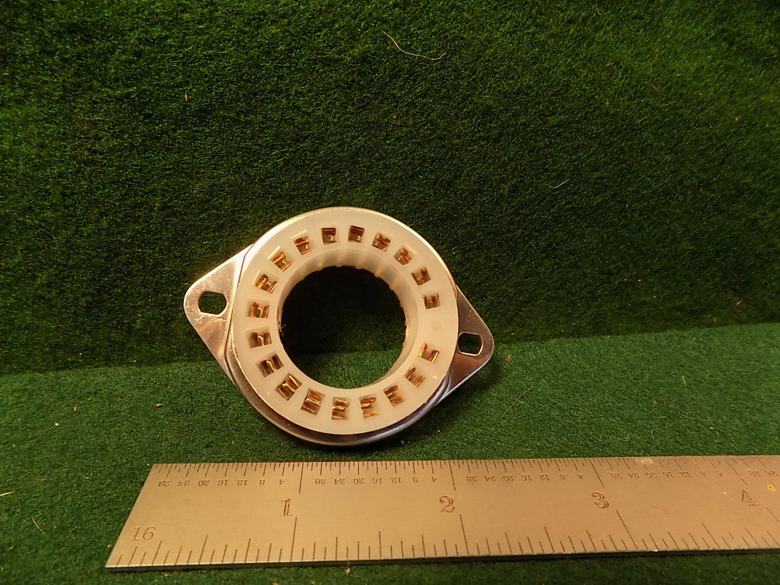 Lot of (1) 19 Pin Photomultiplier Tube Socket 1-507401-2801 NOS