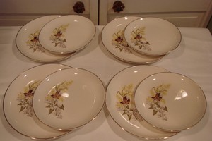 VINTAGE-FALL-LEAVES-PLATES-4-SALAD-amp-4-DESSERT-PLATES-UNBRANDED