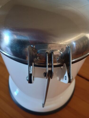 Vipp Pedal Bathroom Bin 4L White RRP $590. Scandi Design - Picture 12 of 13
