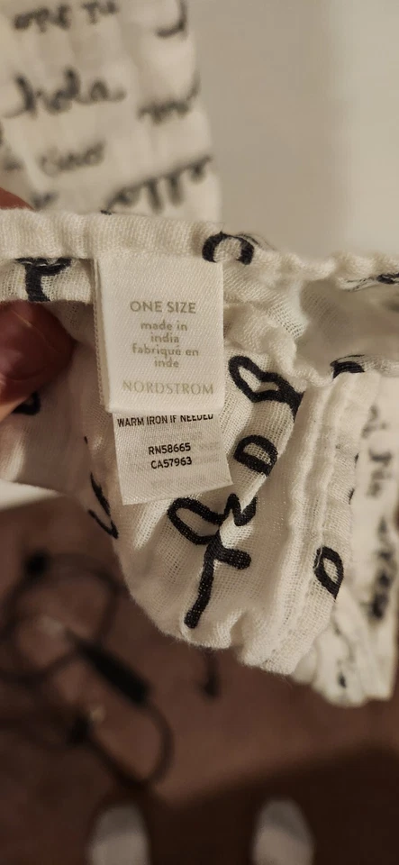 Nordstrom Mujer Bufanda Mantón "Hola" Blanco y Negro Talla Única Algodón 42" Cuadrado Foto 2 de 4