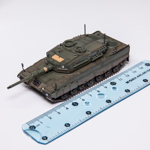 Panzerkampf 1/72 12226PD German Leopard 2A4 Main Battle Tank Model Ornament - Picture 4 of 20