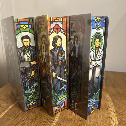 The Green Bone Saga by Fonda Lee SIGNED & NUMBERED 2024 UK HB Set + SIGNED Print - Picture 5 of 19