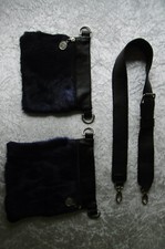 Tasche aus 2 Einheiten  dick+ schwarz: Rinderleder  blau+ haarig: Fell Fohlen?