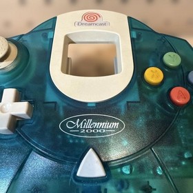 Dreamcast Millennium 2000 Controller