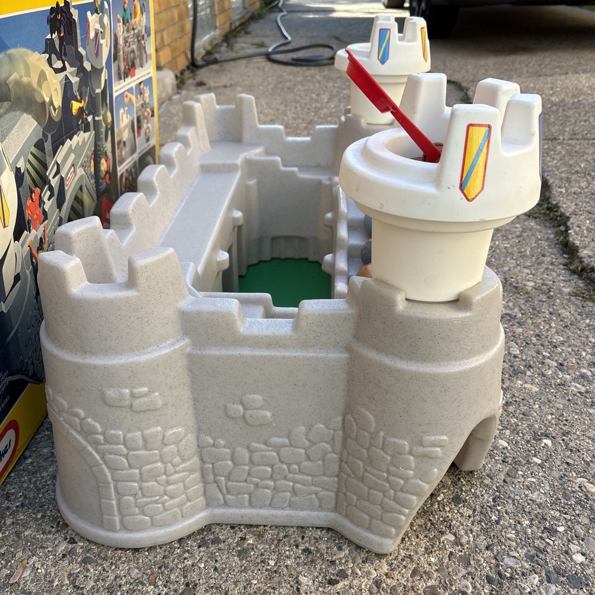 リトルタイクス　little tikes story castle Vintage Little Tikes Giant Action Figure Castle with
