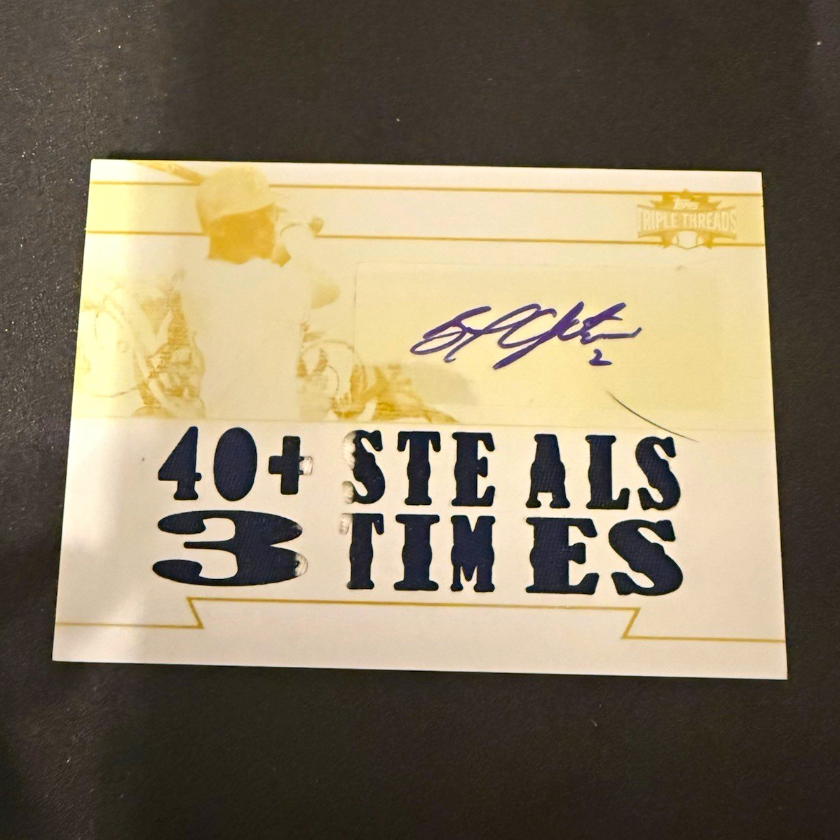 Topps 2011 Triple Threads B.J. Upton White Whale Auto Game-Used Relic 1/1
