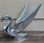 Chrome Classic Swan Hood Ornament T48