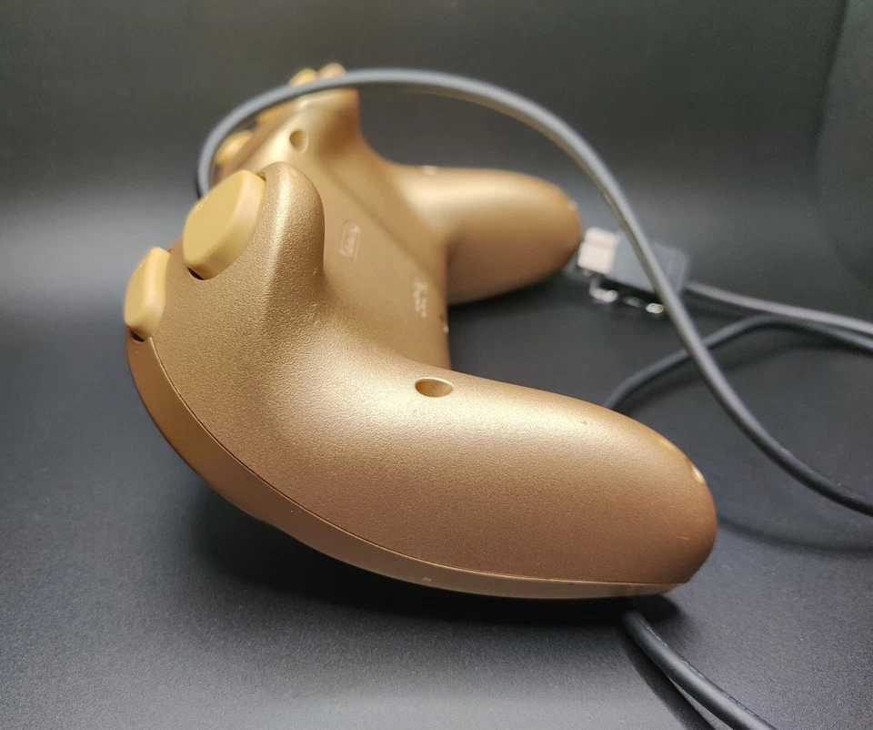 Nintendo Wii Classic Pro Controller, Limited Gold, Goldeneye 007, RVL-005 (-02) - Image 4 of 4