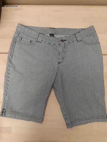 Patagonia Womens blue/White striped 