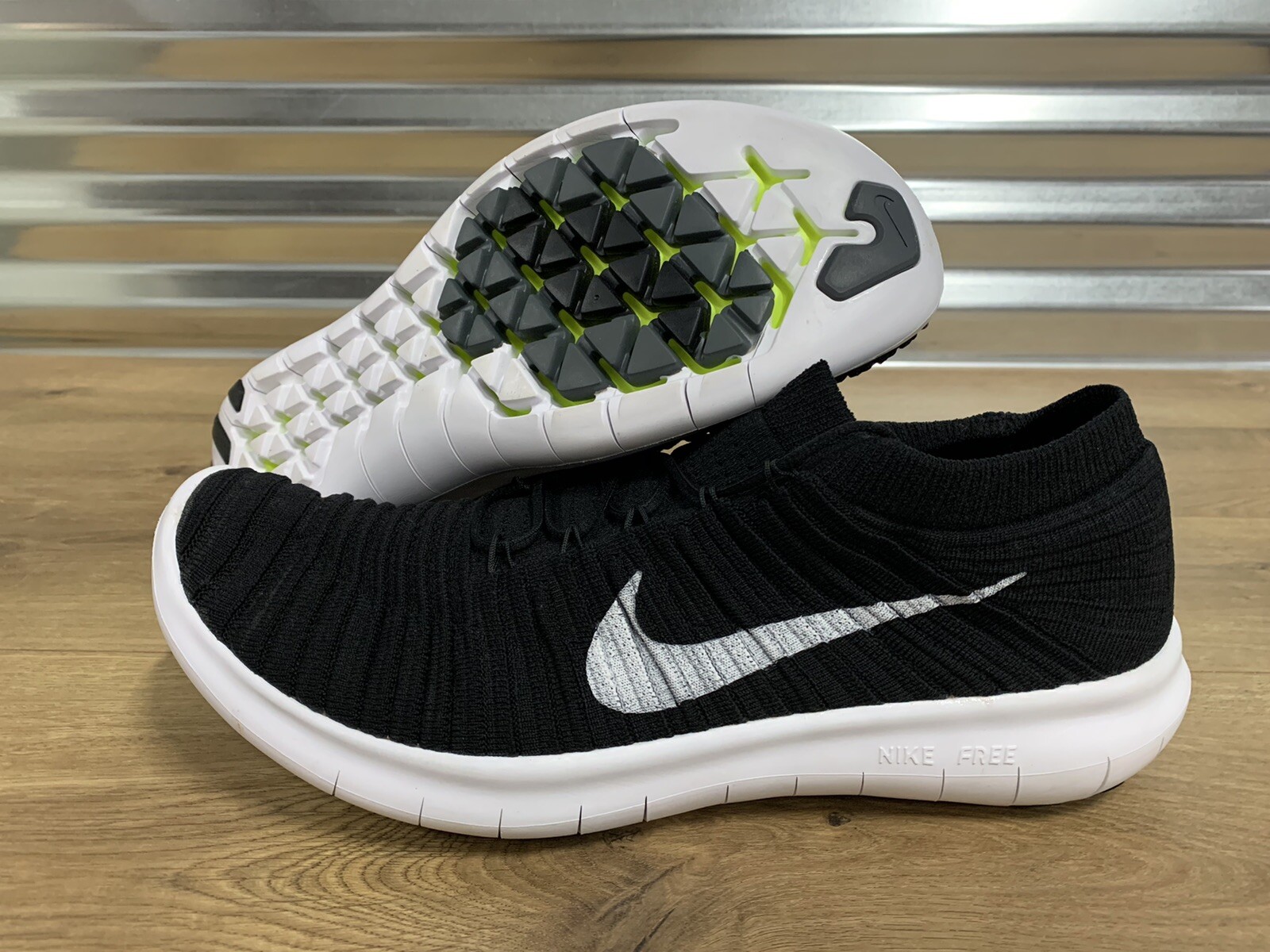 nike free rn motion flyknit black