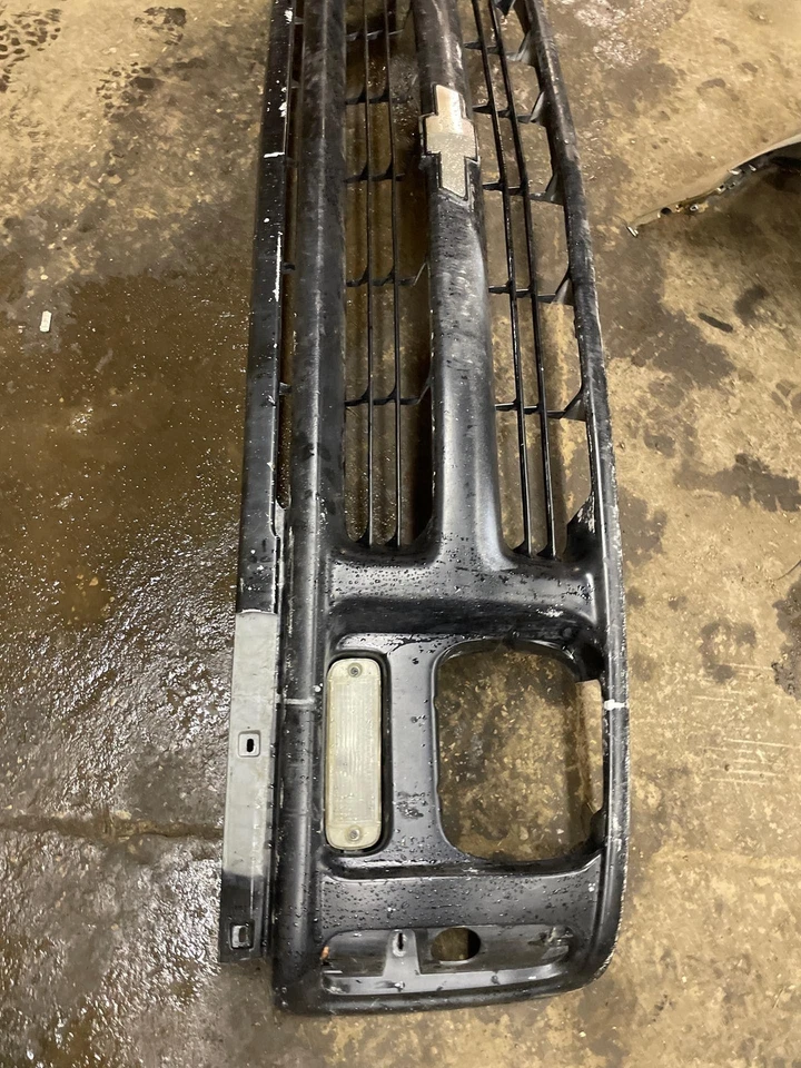 Grille CHEVY EXPRESS 3500 96 97 98 99 00 01 02 Foto 3 de 4