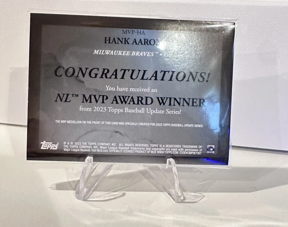 2023 Topps Update MVP Commemorative Medallion Relic Hank Aaron GOLD 43/75 - Image 2 of 2