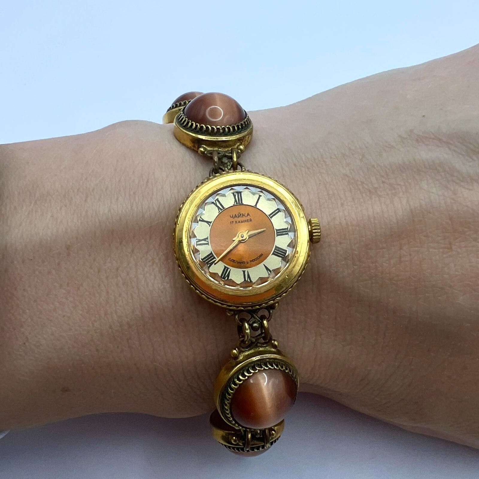 VINTAGE USSR WOMENS WRIST WATCH CHAIKA GOLD PLATED NATURAL CATS EYES WORKING