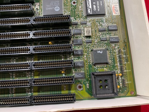 Placa madre KP 386SX con ranuras para tarjetas de expansión ISA - Imagen 2 de 7