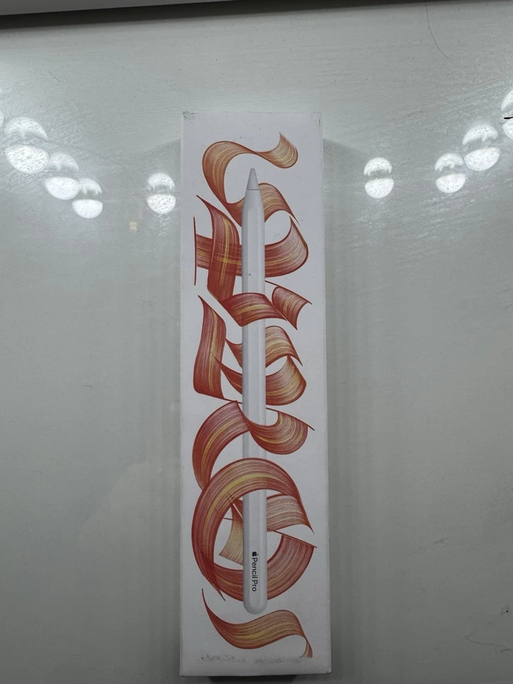 Apple Pencil Pro 2024 White, Compatible with iPad Pro, M4, iPad Air, M2.  - Image 2 of 4