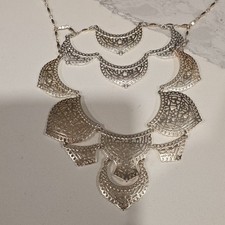 NWOT Stella & Dot Statement Necklace-Silver