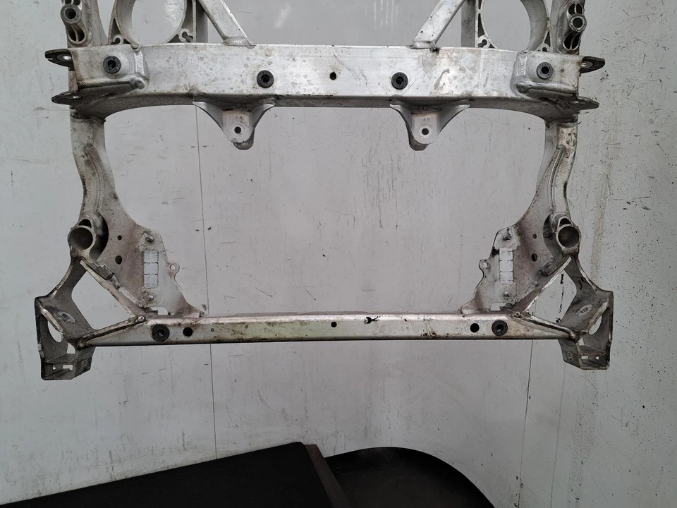 2017 BMW 3 SERIES F80 Front Subframe + Lower Arms + hubs + struts - Image 3 of 4
