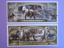 DINOSAUR Triceratops 