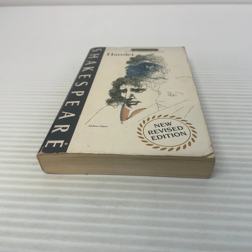 Hamlet Classic Paperback Book by William Shakespeare from Pocket Books 1975 - Image 4 of 4