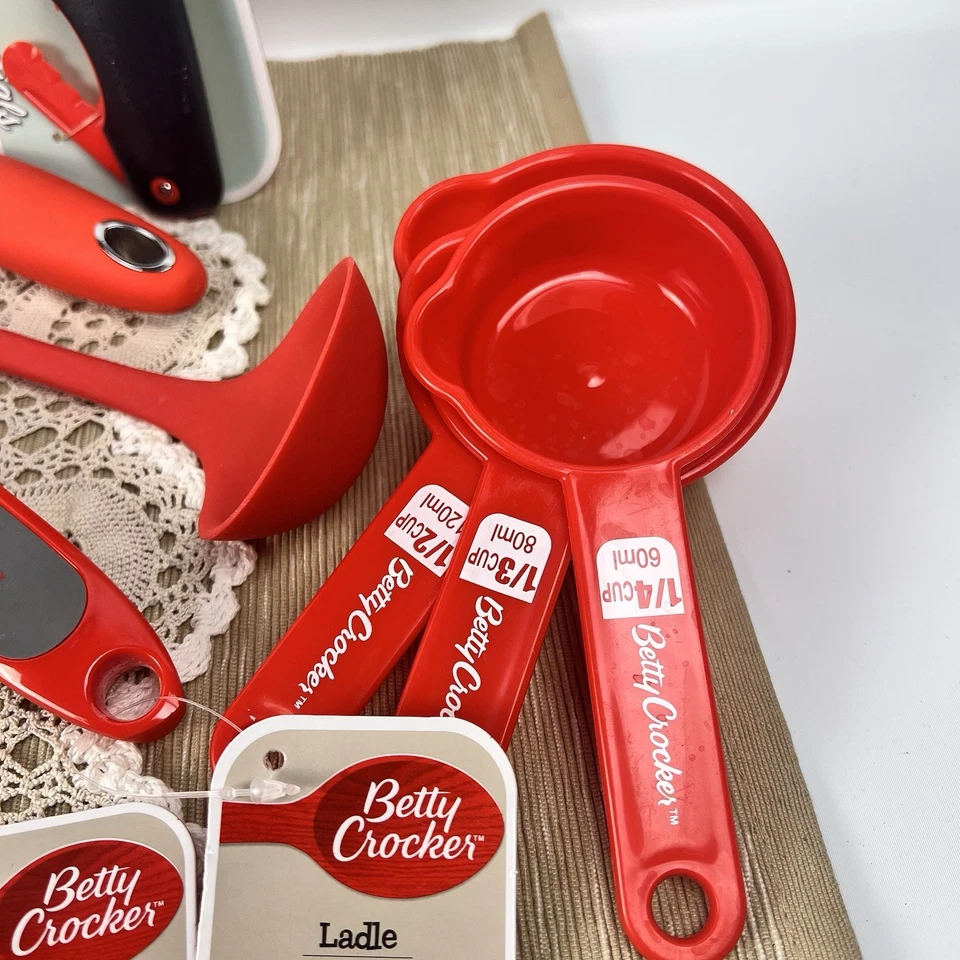 Pacote de utensílios de panificação Betty Crocker abacate, concha de espátula, pinça, colher vermelha - Imagem 4 de 4