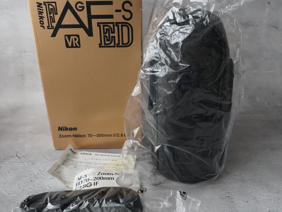 Nikon AF-S VR 70-200mm f/2.8G IF-ED F-Mount Lens – MF Only (AF NG) w/ Hood Case - Image 2 of 4