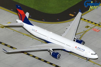 A330-200 DELTA AIR LINES REG: N852NW MIT ANTENNE - GEMINI JETS GJDAL2105 1/400