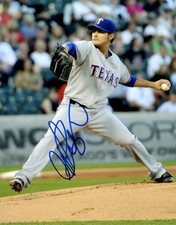Signed  8x10 MARTIN PEREZ TEXAS RANGERS Autographed photo - COA