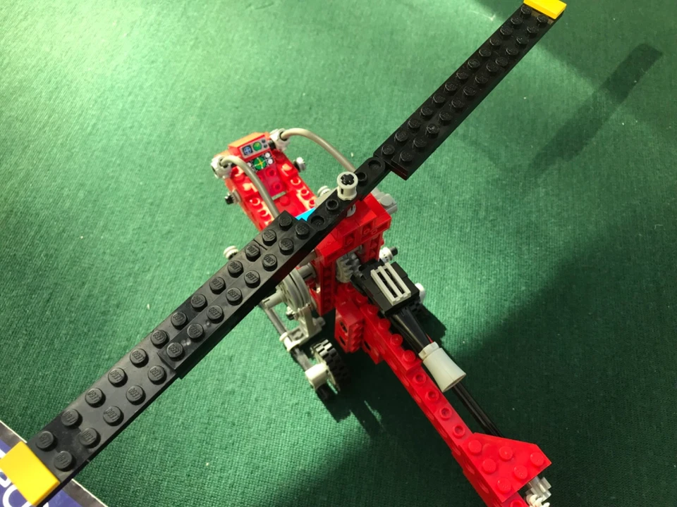 LEGO Technic 8812 Aero Hawk II, photo 2 of 5