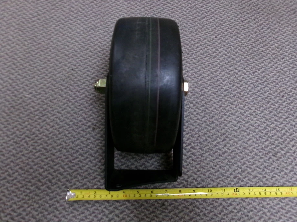 MONTAJE NEUMÁTICO SCAG LBX-15 (485095)/SOPORTE (426350) 9X3,5-4 Foto 2 de 4