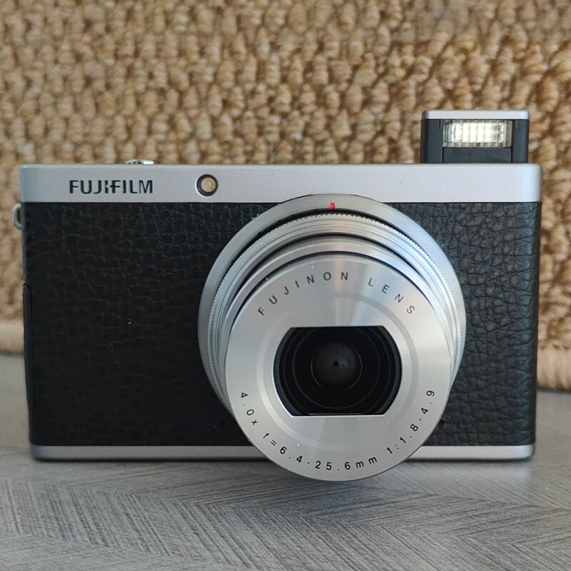 新品正規店 富士フイルム XF1 コンパクトデジタル フジフイルム 【公式