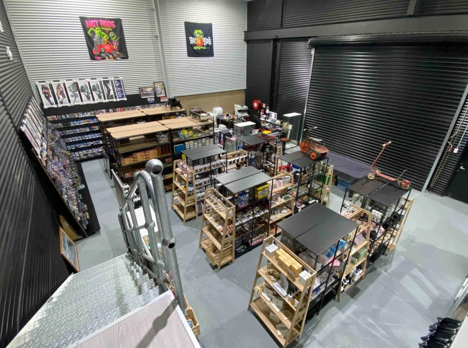 Johnny Lightning 1999 .com Racers Volkswagen Kombi Y2K Bus 1/64 Orange VW #2 - Image 3 of 4